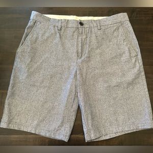 Men’s Old Navy Built-In Flex Casual Shorts. Size 34.